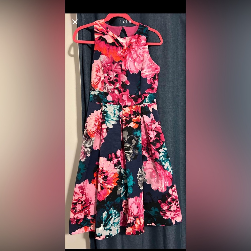Size 4 Eliza J floral sleeveless dress 👗